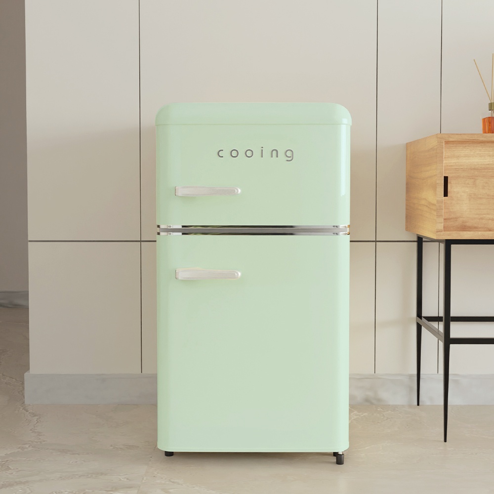 “쿠잉 레트로 미니냉장고 REF-D85” 25% 할인된 가격으로 실용성까지 챙기자